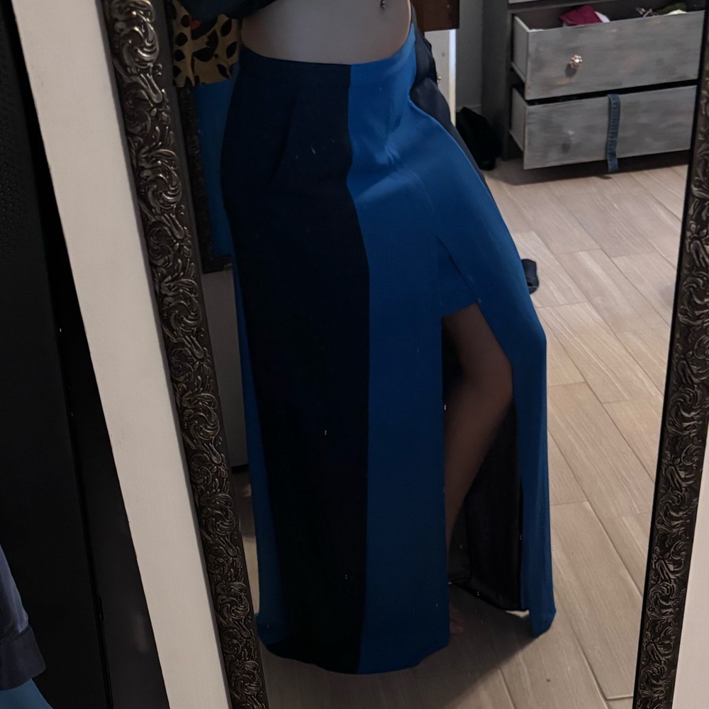 Floor length formal skirt. Size small, brand new with tags